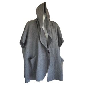 THE LIFESTYLED CO Hoodie, Women's M EUC, Gray, Short sleeves, Pockets, oversized